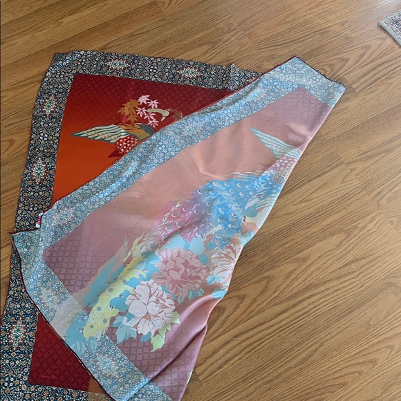 Johnny Was scarf silk peacocks - Picture 6 of 6